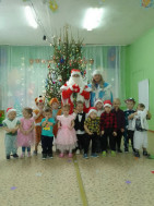 Новый год в младшей группе.
