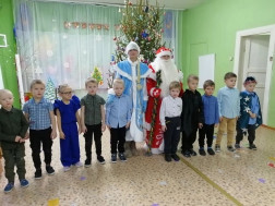 Новогодний утренник для старшей группы.